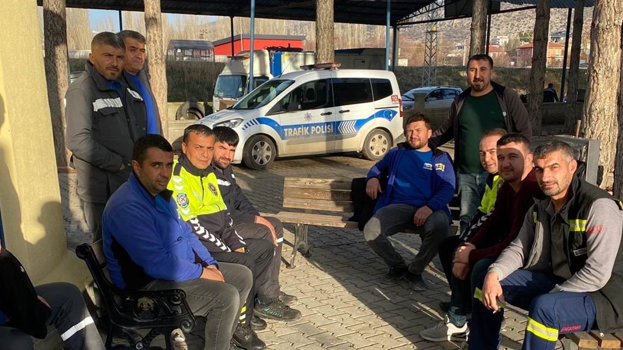 Bozkır'da polis ekiplerinden trafik güvenliği eğitimi