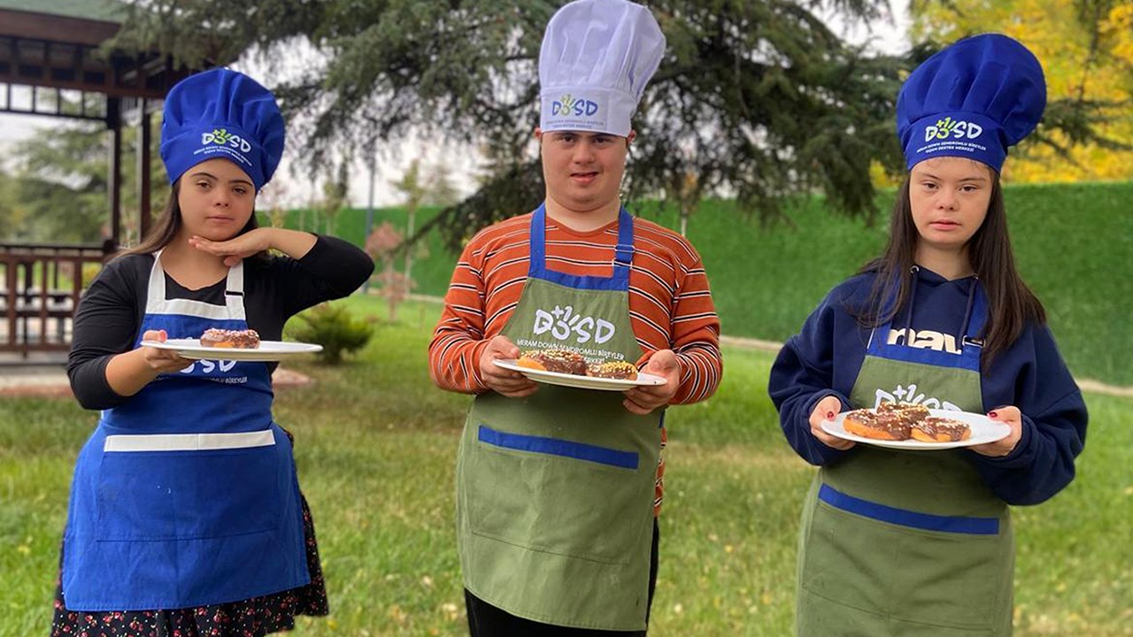 DOSD Meram’ın sertifikalı komi eğitiminde yeni dönem başlıyor