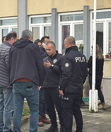 Emekliliği reddedilince kurum avukatını vurdu