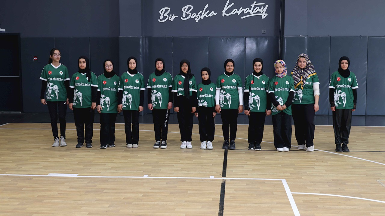 Karatay'da ortaokullar arası dostluk ve kardeşlik voleybol turnuvası başladı