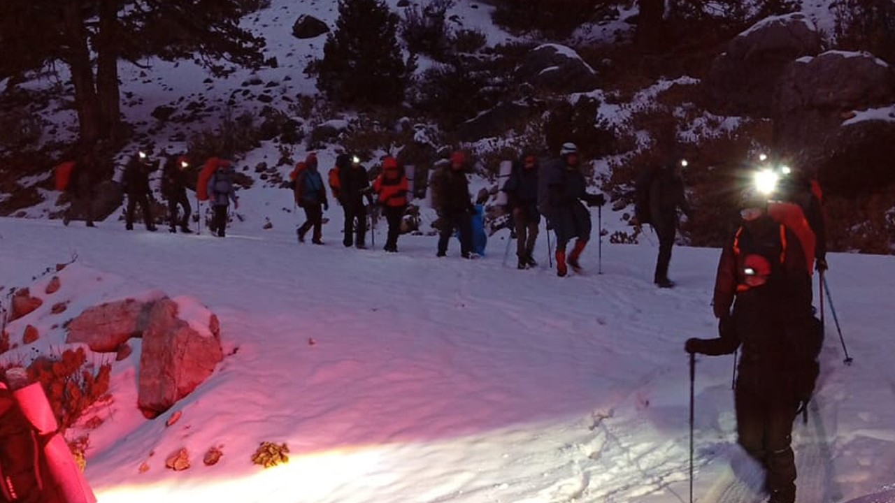 24 kişi dağda mahsur kaldı!  AFAD ve jandarma ekipleri harekete geçti