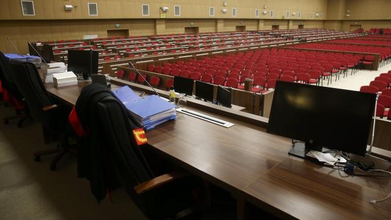 Husumetlisine ateş ederken yanındaki kişiyi öldüren sanığa 32,5 yıl hapis