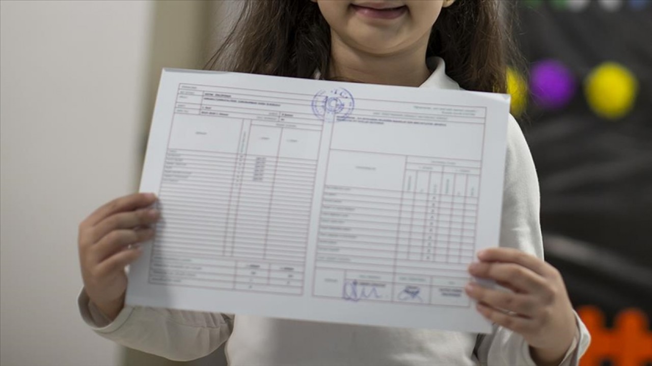 Orta okul ve liselerde yeni dönem: Karneyle birlikte verilecek