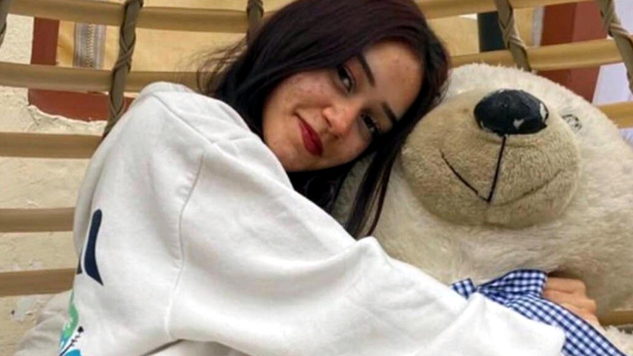 16 yaşındaki Gülden, 15 yaşındaki çocuk tarafından okul bahçesinde 30 bıçak darbesiyle öldürdü! 20 yıl hapis istinafta bozuldu