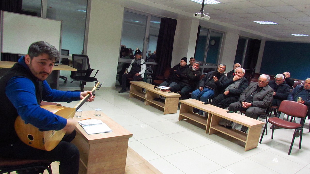 Konya Aydınlar Ocağı'nın düzenlediği Selçuklu Salı Sohbetlerinde türkülere nefes