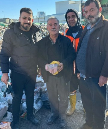 Çöp poşeti yerine 110 bin TL'lik poşeti yanlışlıkla çöpe attı!