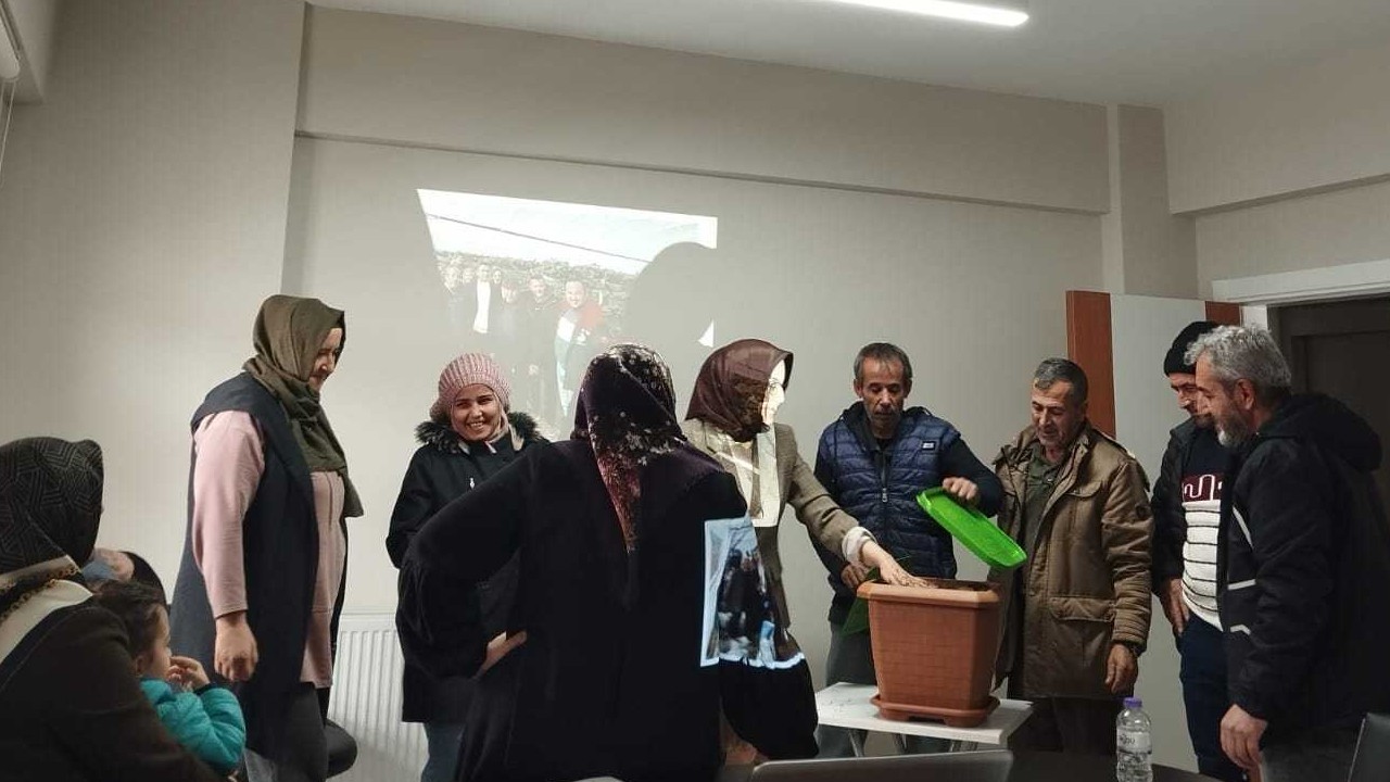 Halkapınar’da üreticilere kompost eğitimi verildi