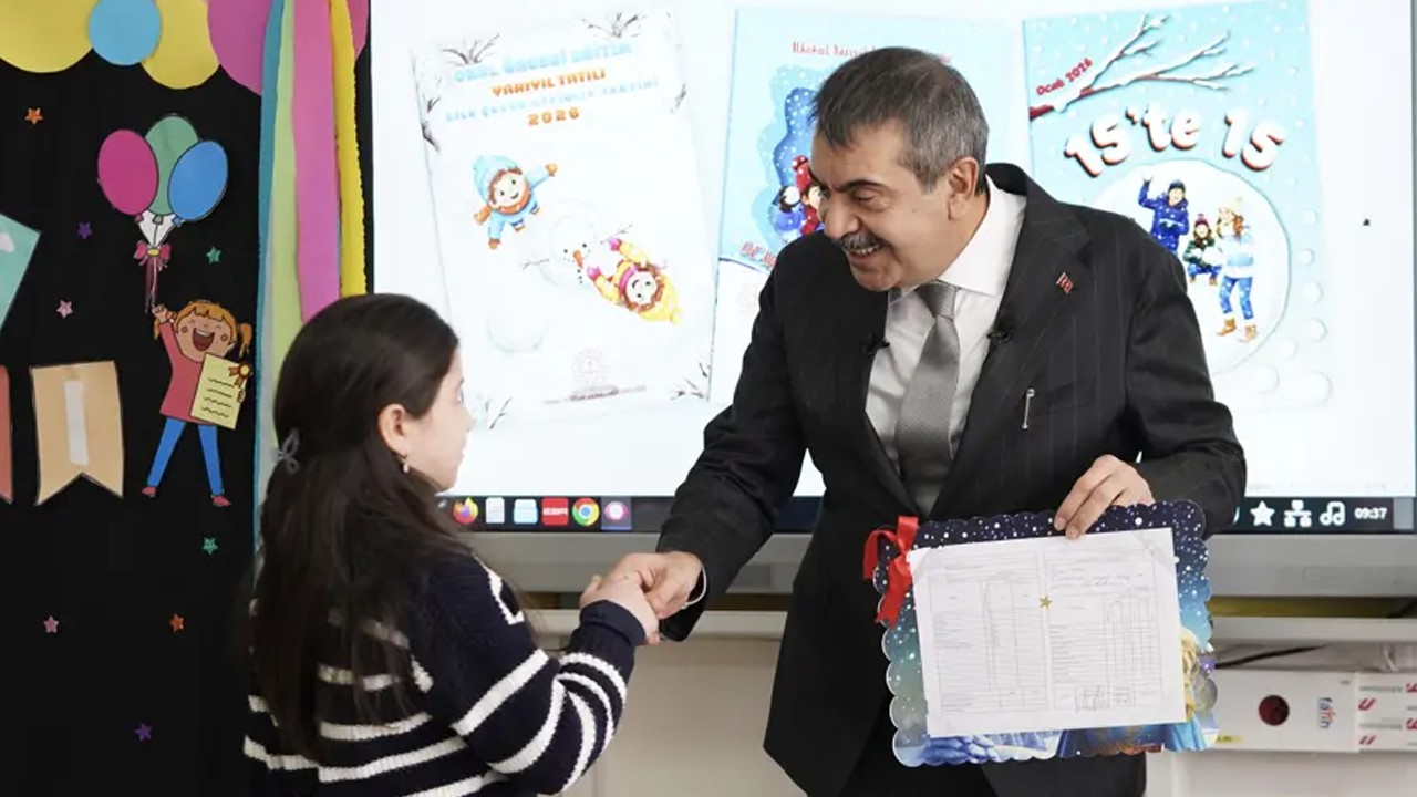 Atatürk karnelerden kaldırıldı mı? Bakan Tekin'den açıklama