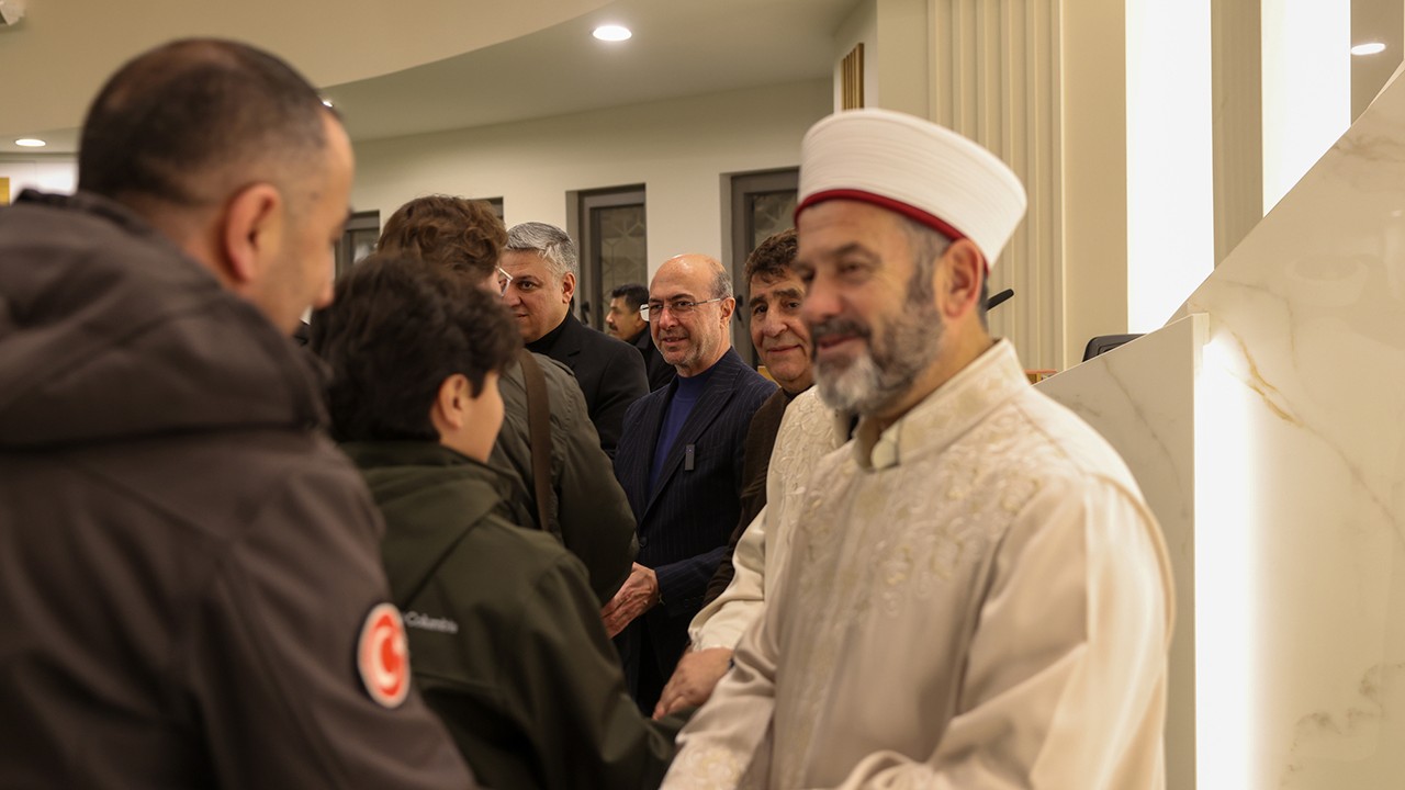 Başkan Pekyatırmacı Miraç Kandili’nde vatandaşlarla bir araya geldi