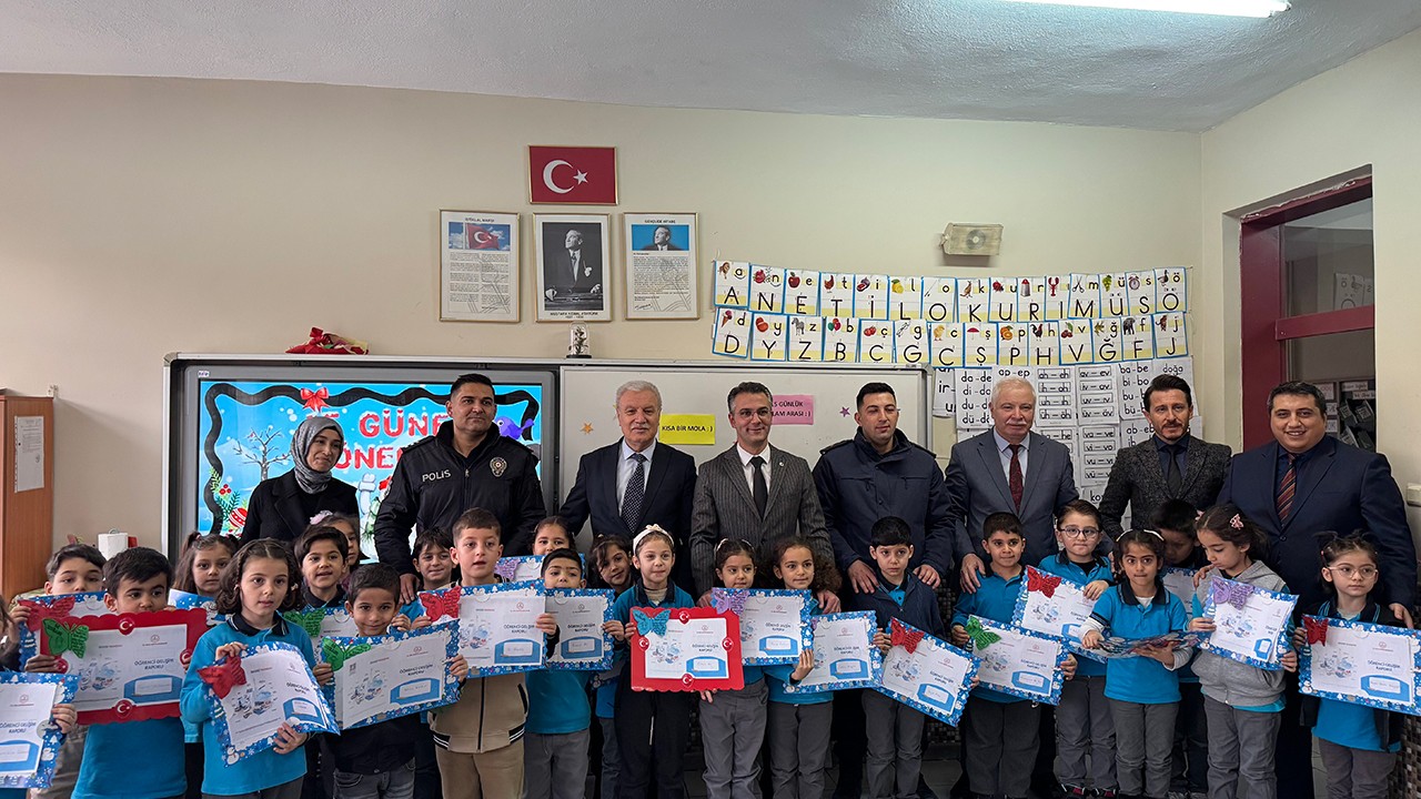 Kulu’da 7 bin 600 öğrenci karne aldı