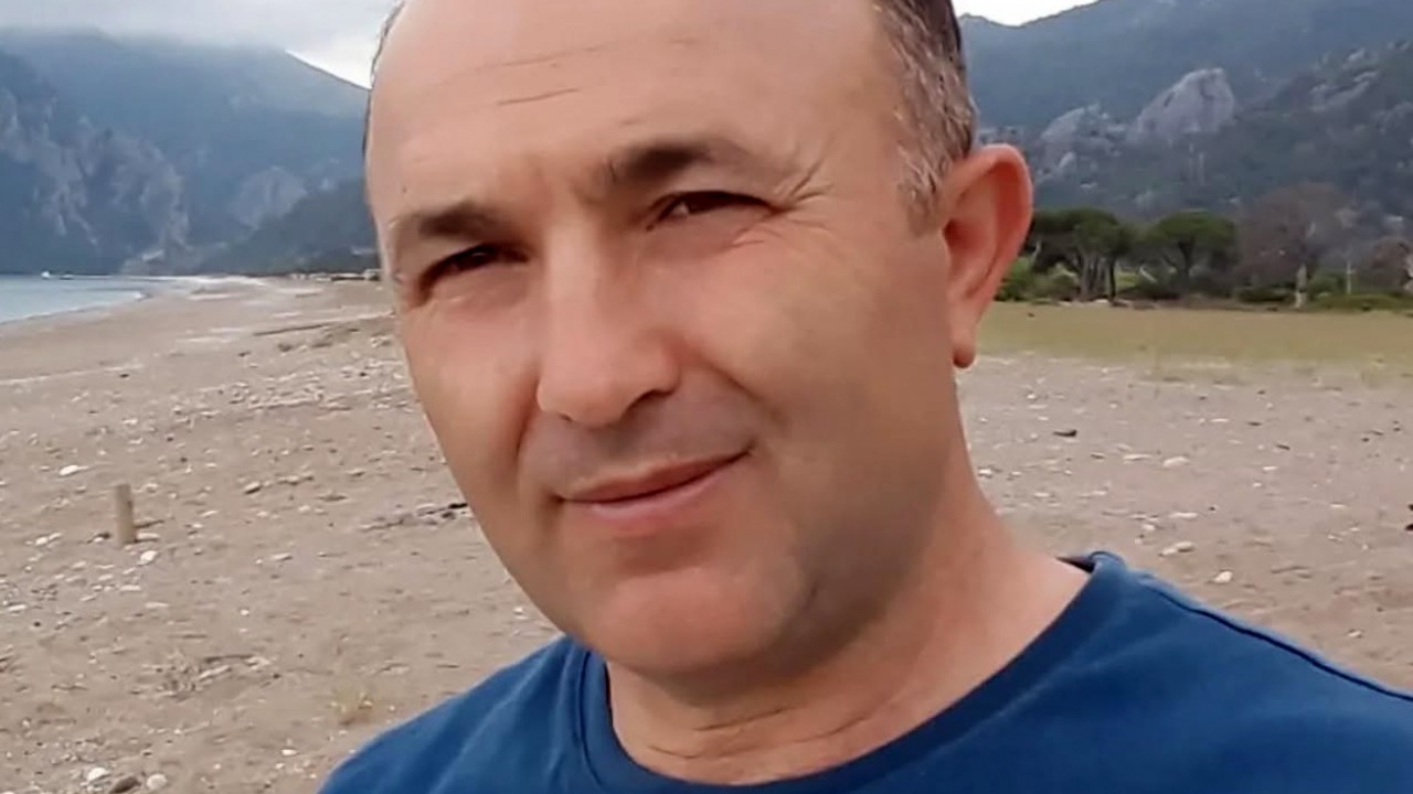 Şizofreni hastası, babasını göğsünden bıçaklayarak öldürdü