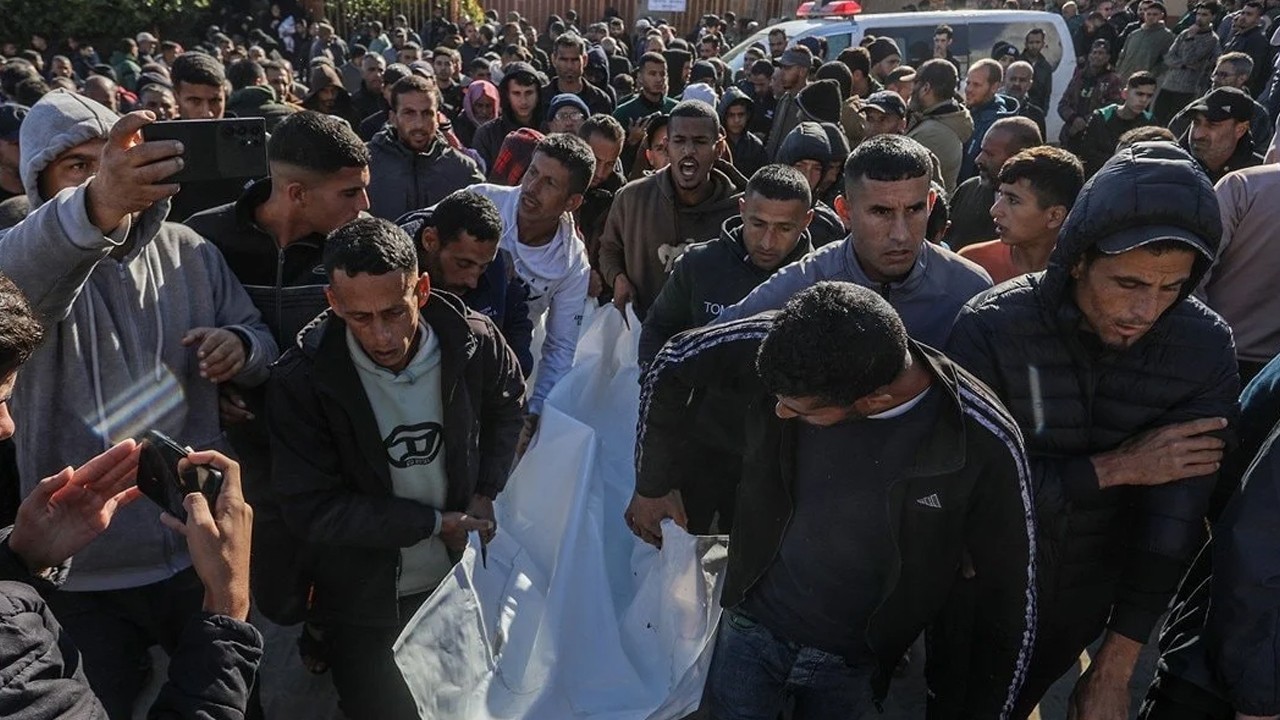 Gazze'de can kaybı 71 bin 548'e yükseldi