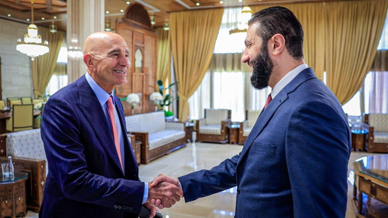 Suriye Cumhurbaşkanı Şara, Şam'da ABD'nin Suriye Özel Temsilcisi Barrack'la görüştü