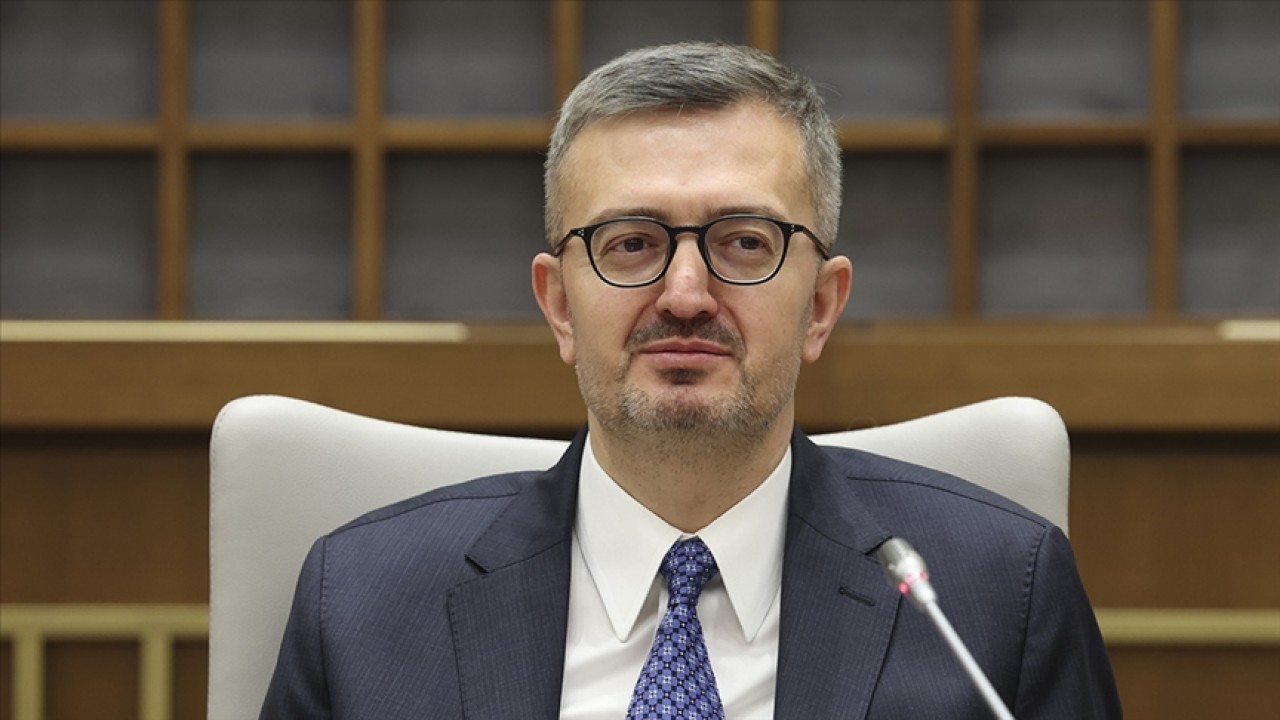 İletişim Başkanı Duran: Terör örgütü YPG yandaşlarınca bayrağımıza yapılan hain saldırı provokasyondur