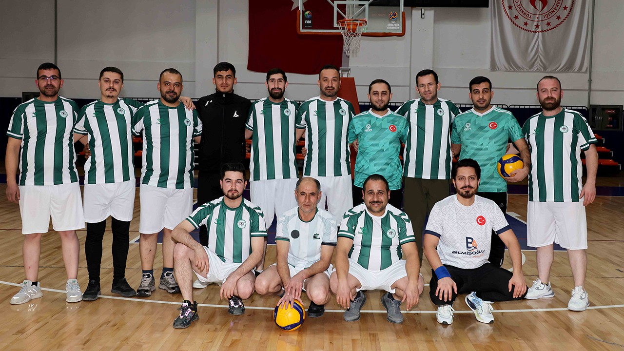 Karatay’da birimler arası voleybol turnuvası başladı