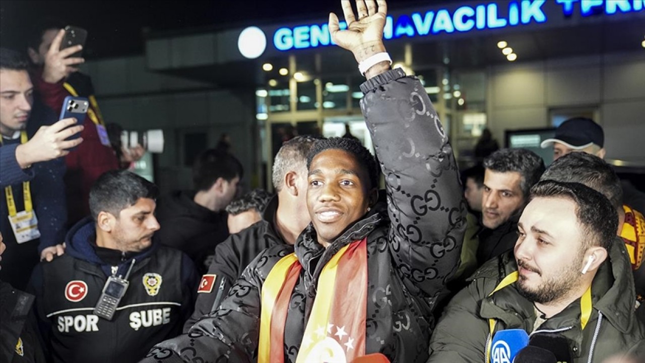 Kolombiyalı futbolcu Yaser Asprilla, Galatasaray için İstanbul'a geldi