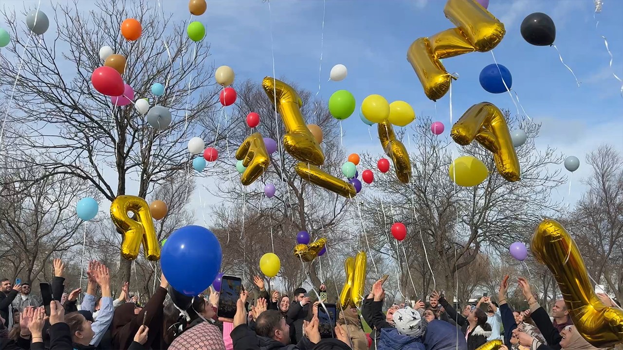 SMA hastası Asaf'ın tedavi ücretinin tamamlanması balon uçurarak kutlandı