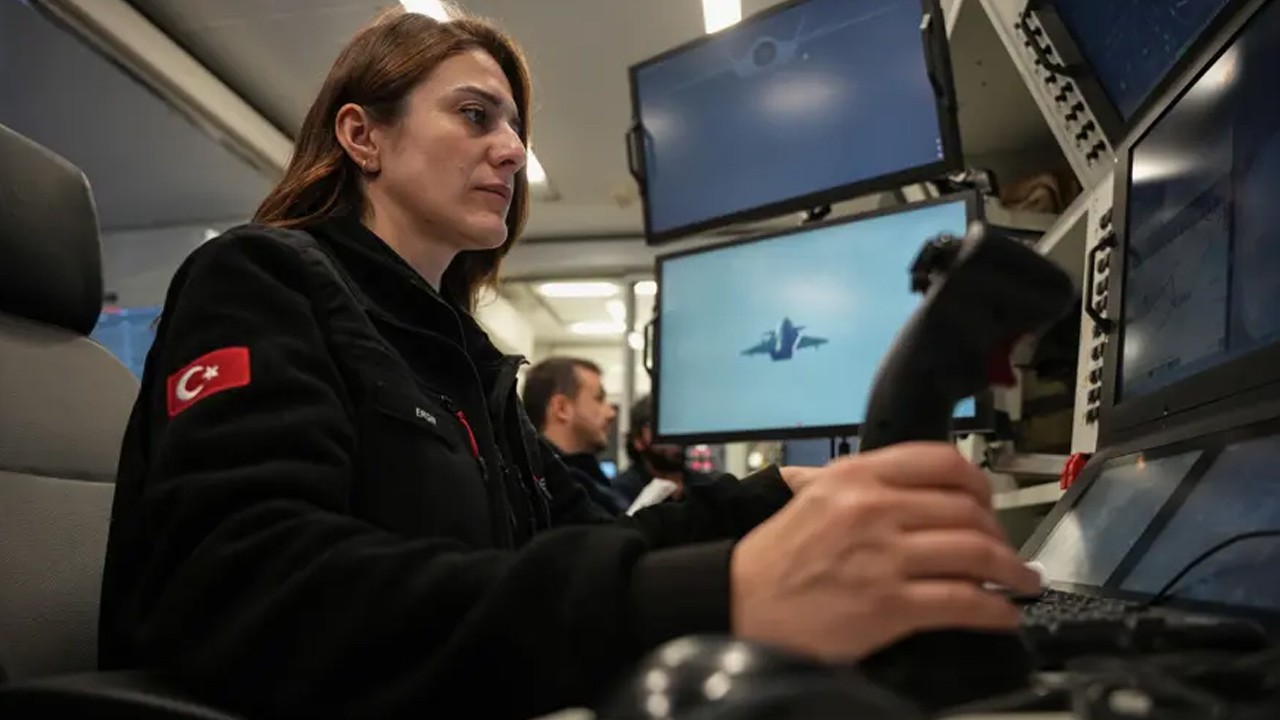 Türkiye'nin ilk insansız savaş uçağında kadın imzası