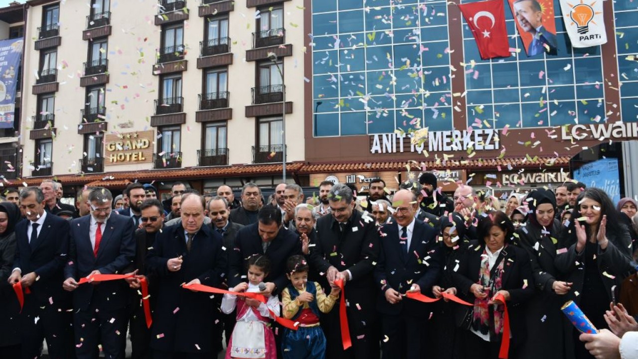 AK Parti Akşehir İlçe Başkanlığı yeni binasında