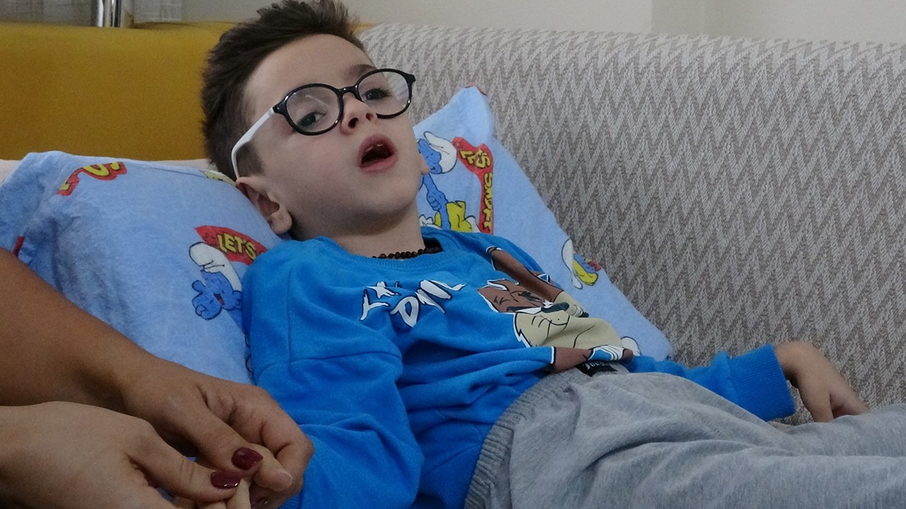 Grip sandılar, Boca virüsü çıktı! 7 yaşındaki Kaan 4 yıldır yatağa mahkum yaşıyor