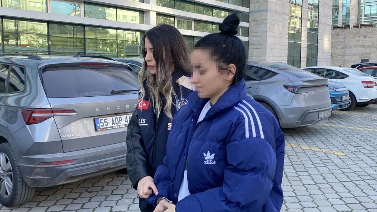 Arkadaşlarını elektrik süpürgesinin demiriyle dövüp telefonunu gasbettiler