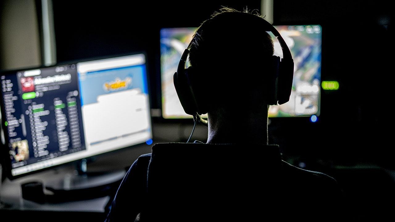 379 FETÖ iltisaklı sosyal medya hesabına erişim engeli getirildi