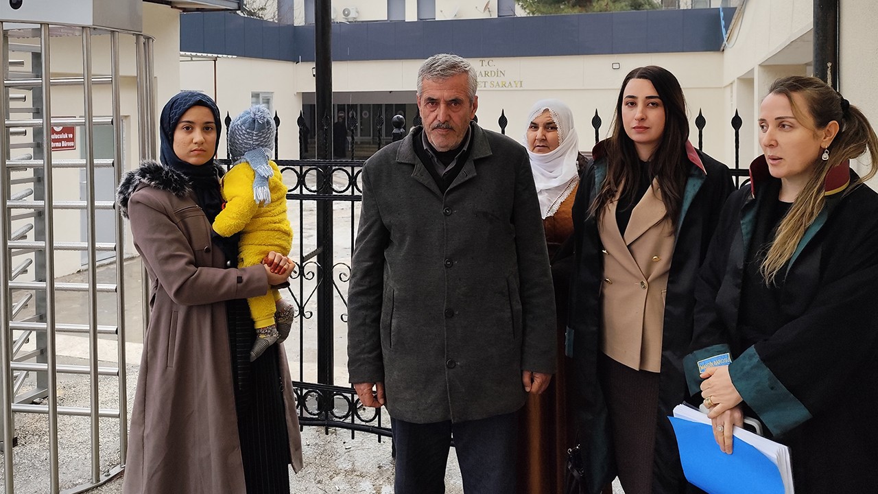 Aracına bomba koyan oğlunun tahliyesini istedi