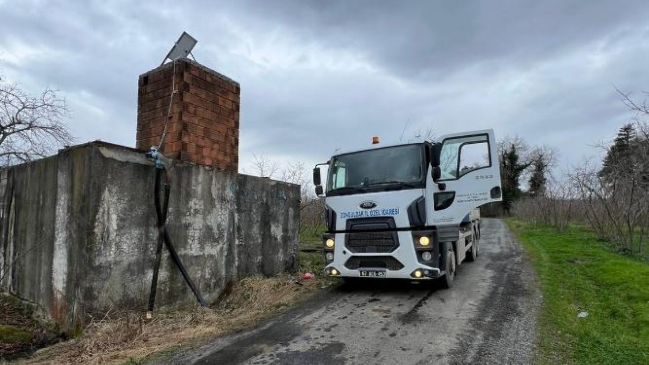 Dereye atılan ölü tavuklar nedeniyle 8 köy susuz kaldı