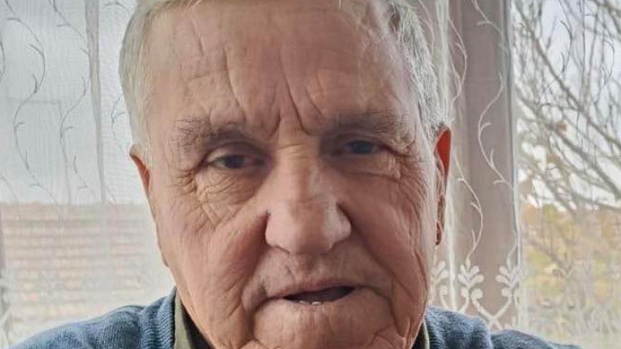 El frenini çekmeyi unuttuğu traktörün altında kalarak öldü