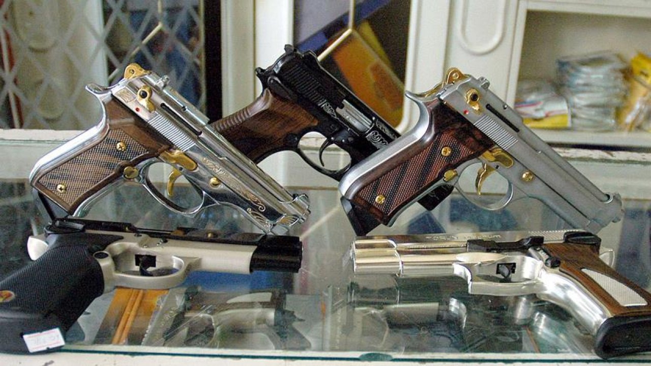 Yasal olarak silah taşıma hakkı hangi meslek grubunda yoktur? Çifte Milyon sorusu