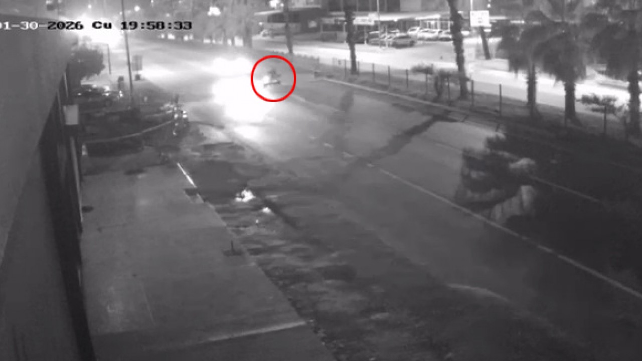 Yolun karşısına geçmek isteyen emekli polis memuruna kamyonet çarptı! Hayatını kaybetti