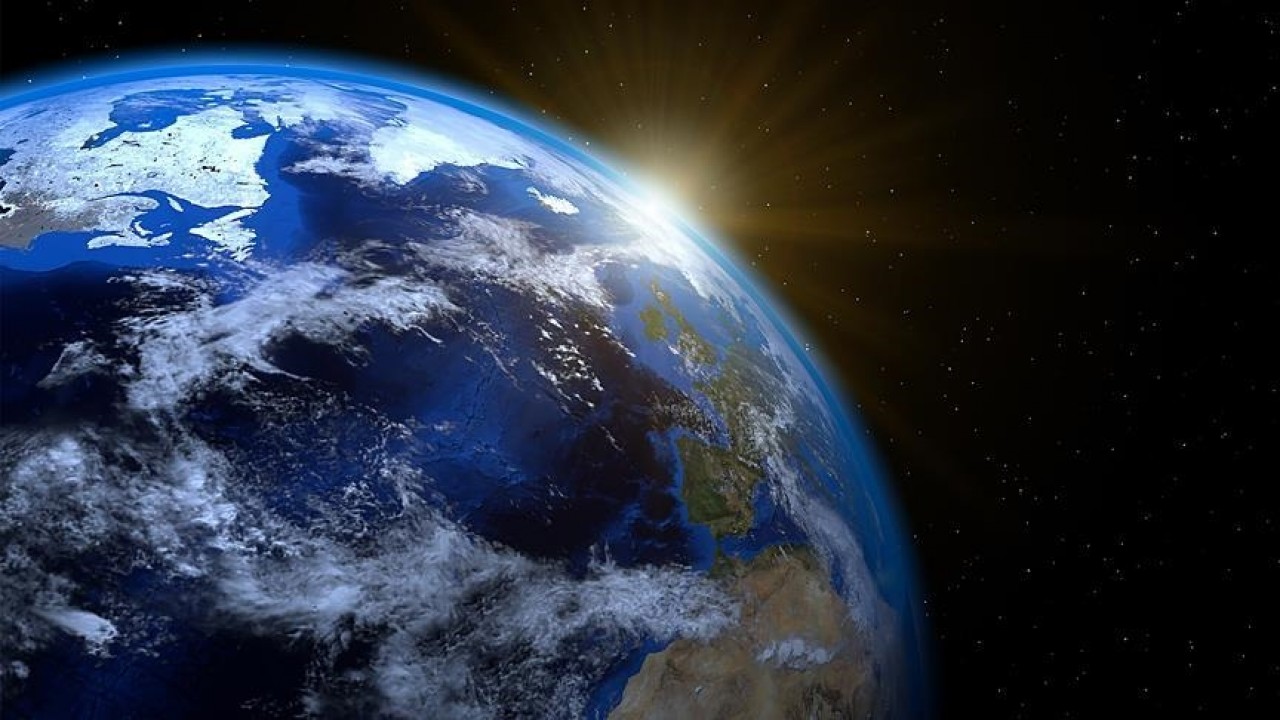 Dünya, Güneş ve Ay hacimce ve kütlece büyükten küçüğe doğru nasıl sıralanır?