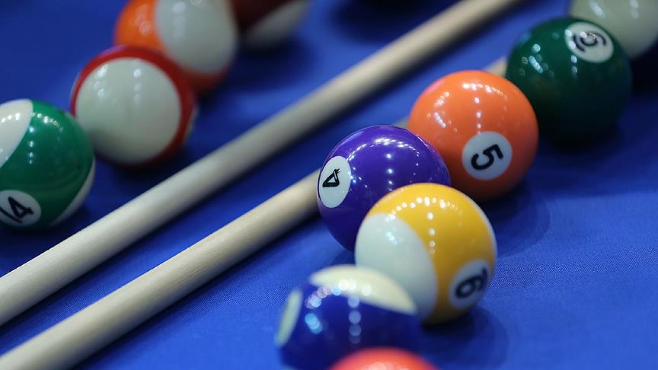 Eskiden bilardo topları hangi maddeden yapılırdı? Beyaz’la Joker 3 milyon tl’lik soru