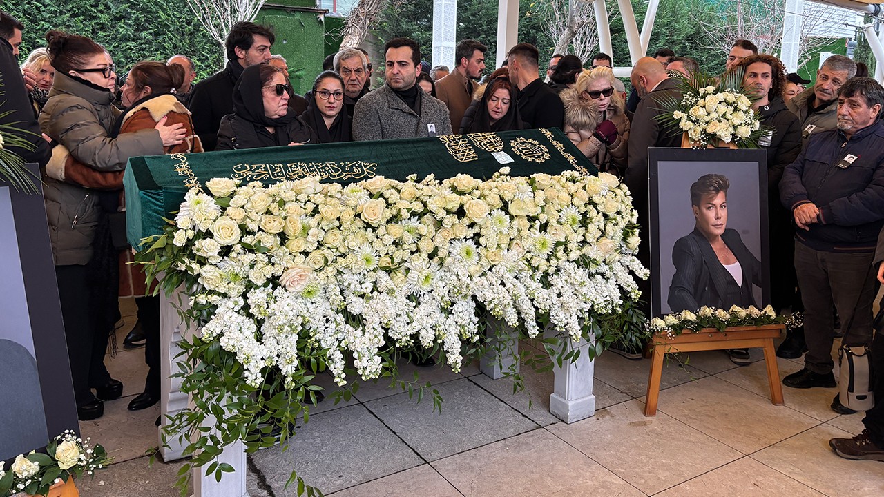 Şarkıcı Fatih Ürek son yolculuğuna uğurlandı