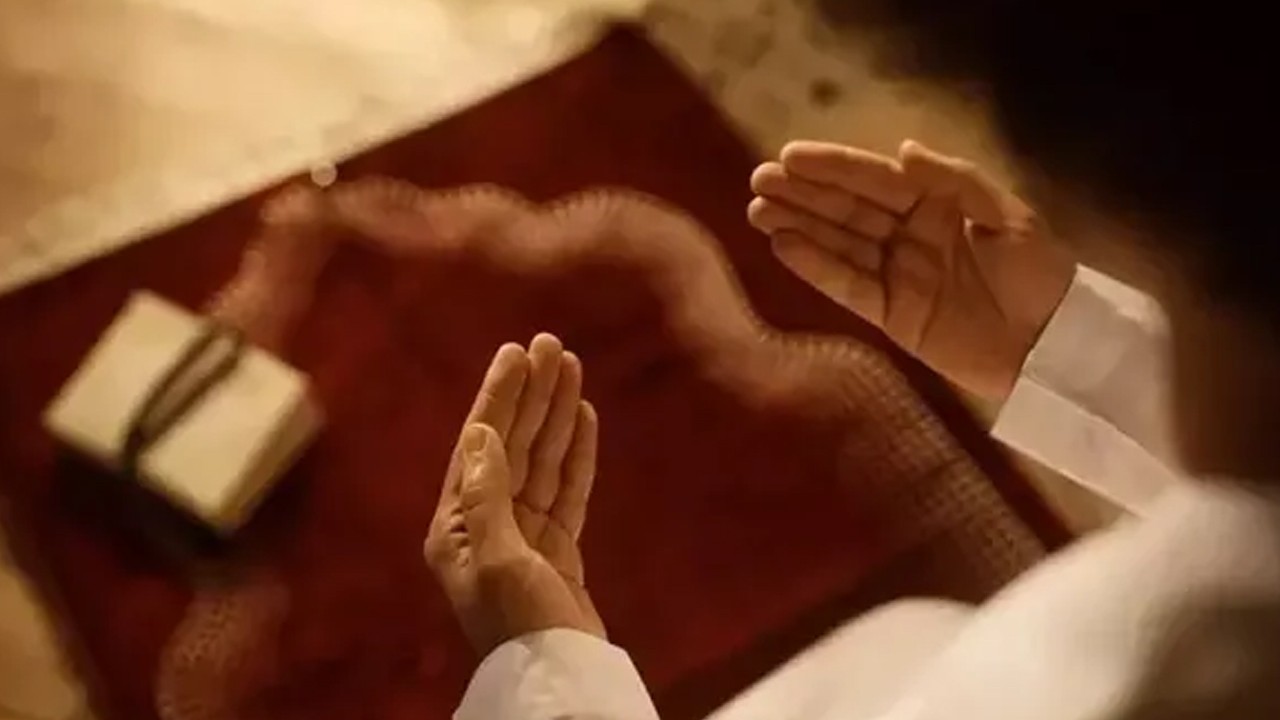 Berat Kandilinde Hâcet Namazı nasıl kılınır? Hâcet namazı nedir? İşte adım adım anlatımı...