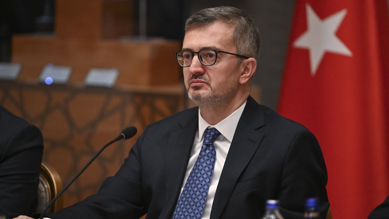 İletişim Başkanı Duran, yazar Alev Alatlı'yı andı