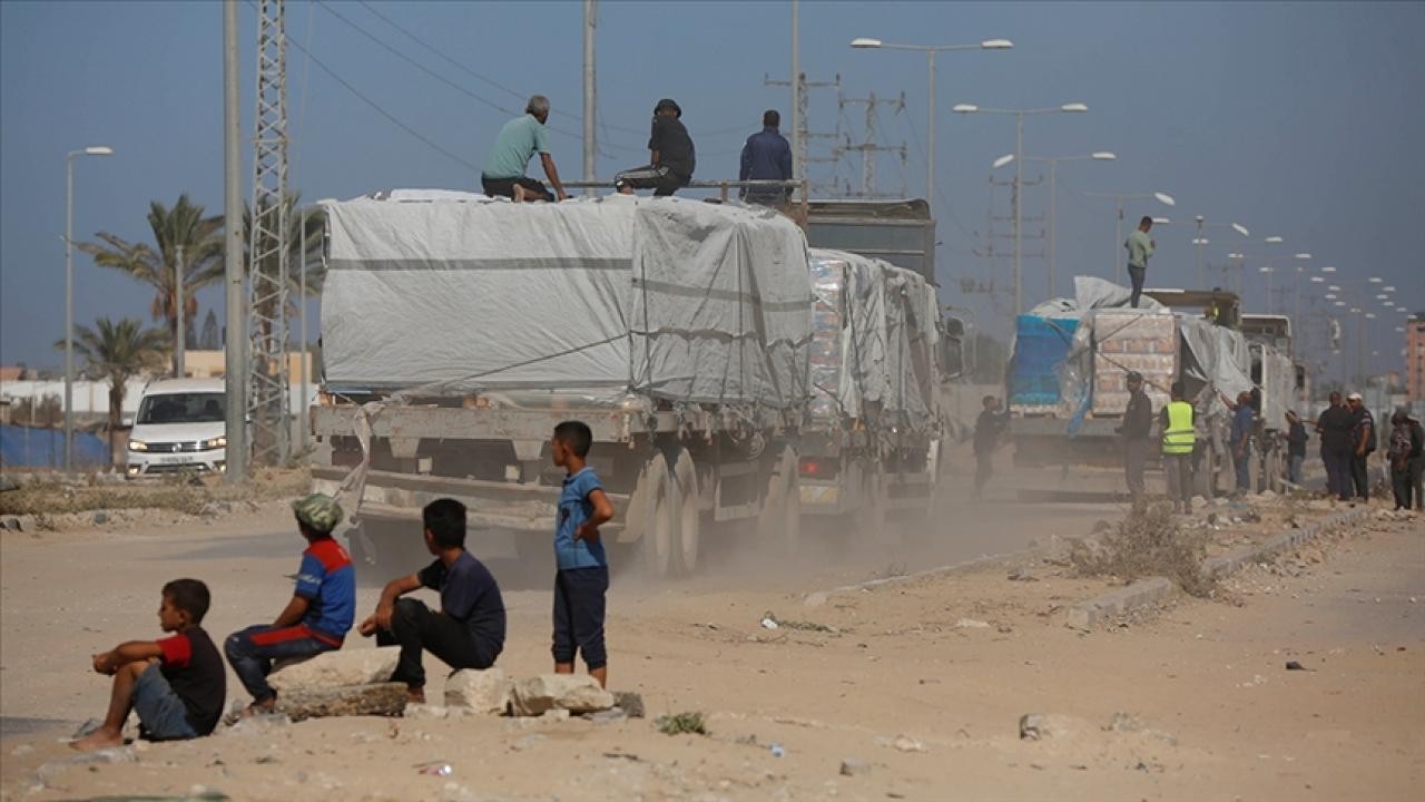 Hamas: Gazze'ye giren yardım tırlarının sayısı, açıklanan rakamların yarısından az