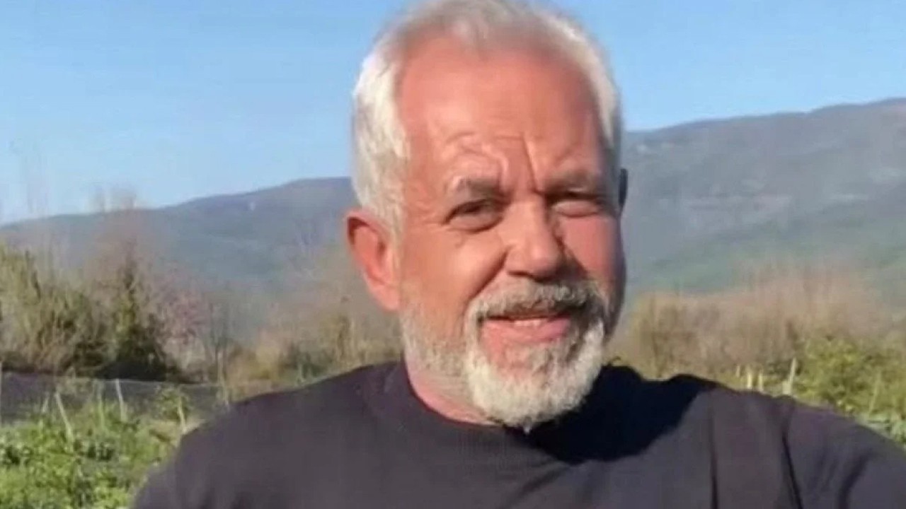 Emekli polis yanan evde silahını almak isterken can verdi