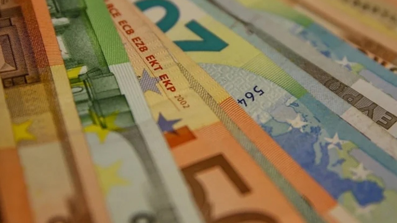 Hazine, 8 yıl vadeli 2 milyar euroluk tahvil ihraç etti