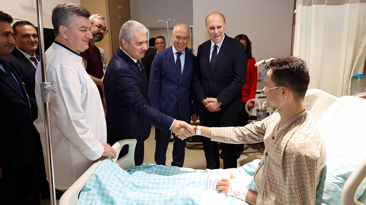 Konya Valisi Akın, bisiklet şampiyonasında kaza geçiren Portekizli sporcuyu ziyaret etti