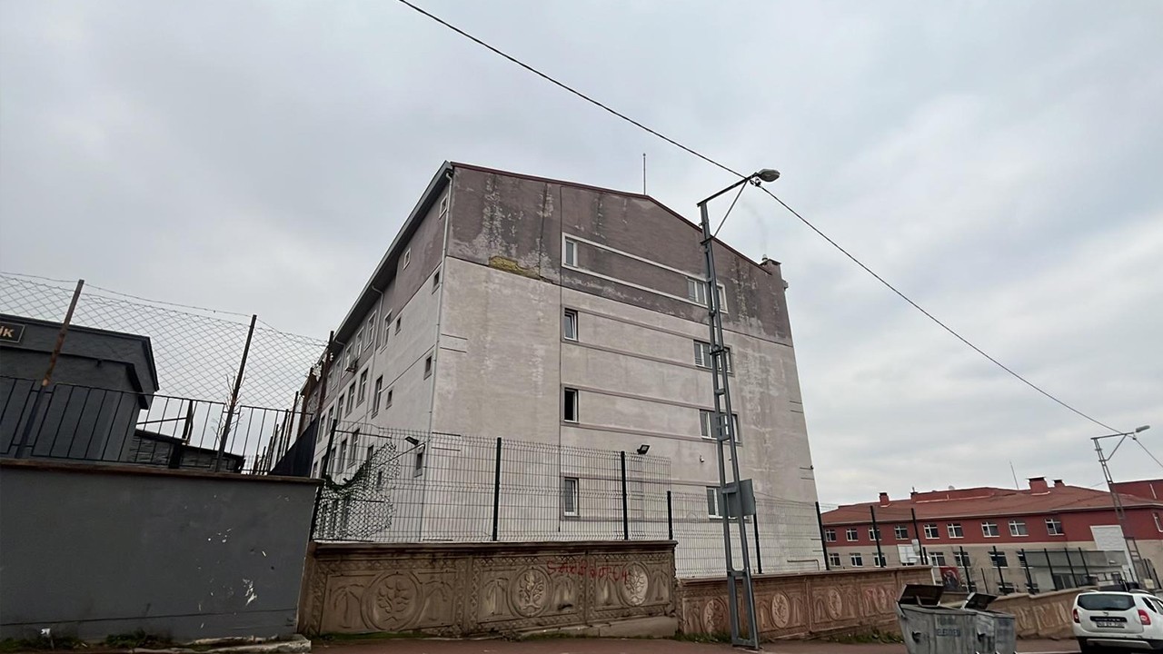 Okulda kalp krizi geçiren 17 yaşındaki Rabia hayatını kaybetti