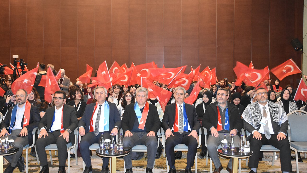 Konya'da "Uluslararası Gençlik Diplomasisi Konferansı" düzenlendi