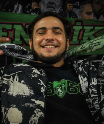 Kocaelispor–Beşiktaş maçında tribünden düşen genç taraftar hayatını kaybetti