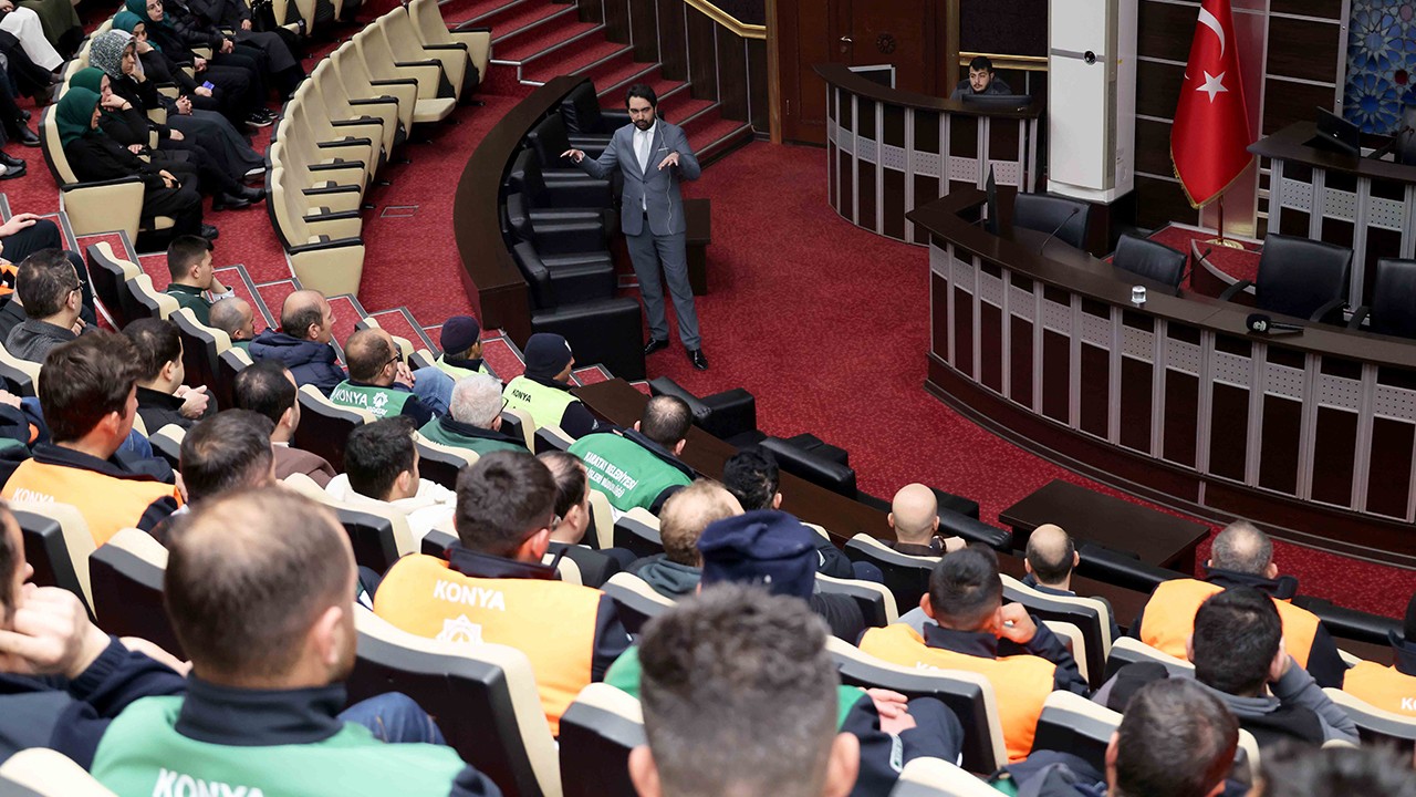 Konya'da personele dijital bağımlılığa karşı farkındalık eğitimi verildi
