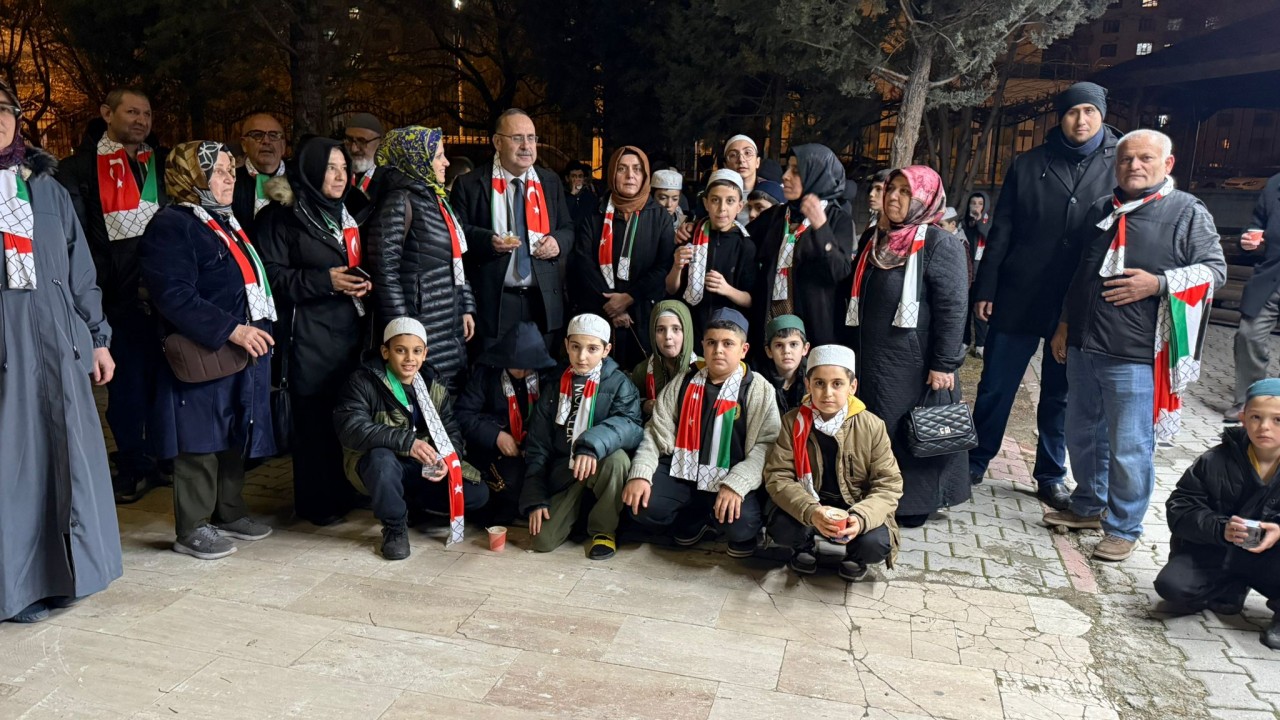 Depremde hayatını kaybedenler ve Gazze için Hatm-i Şerif programı