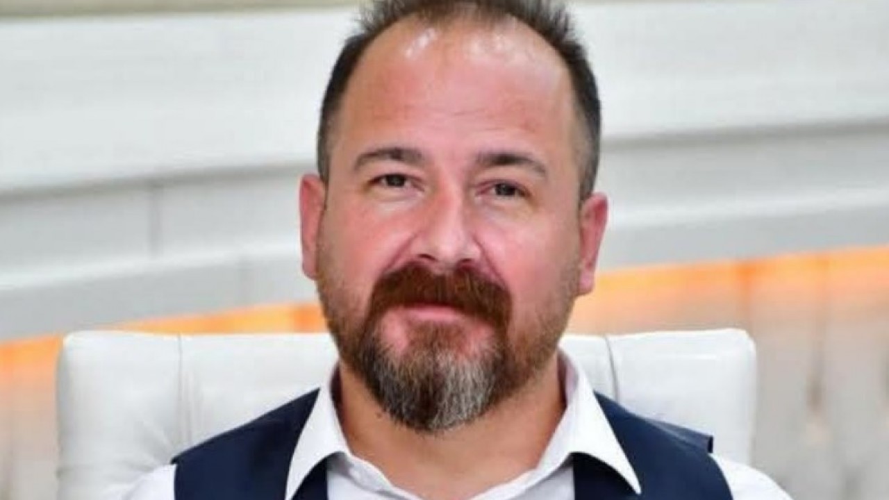 Alkol masasında arkadaşını bıçaklayarak öldürdü