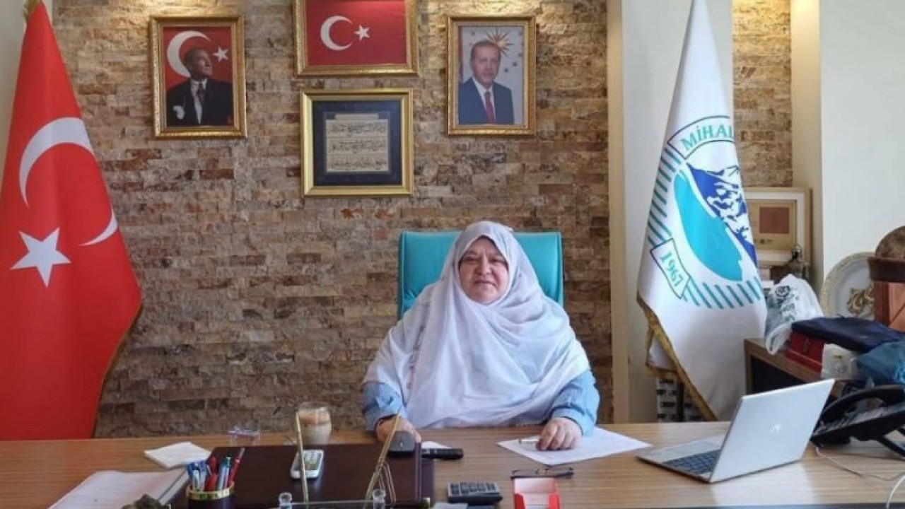 Belediye Başkanı Zeynep Güneş'e kıyafeti için skandal sözler. Bir kişi gözaltına alındı