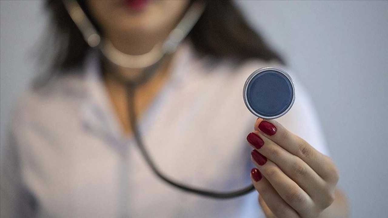 Türkiye Cumhuriyeti'nin ilk kadın tıp doktoru kimdir? BEYAZ'LA JOKER Sorusu