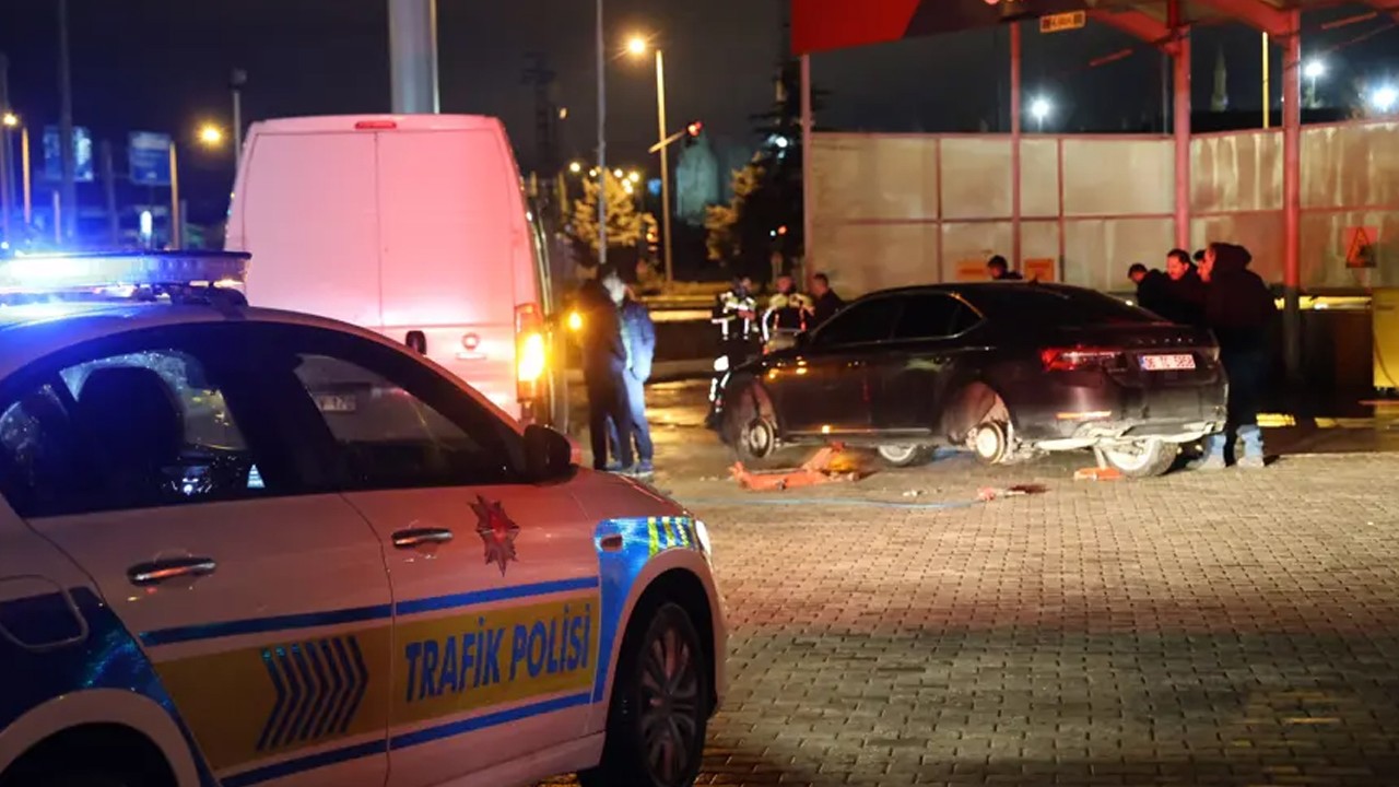 Çukurlar kabus oldu:  Valinin makam aracı da yolda kaldı