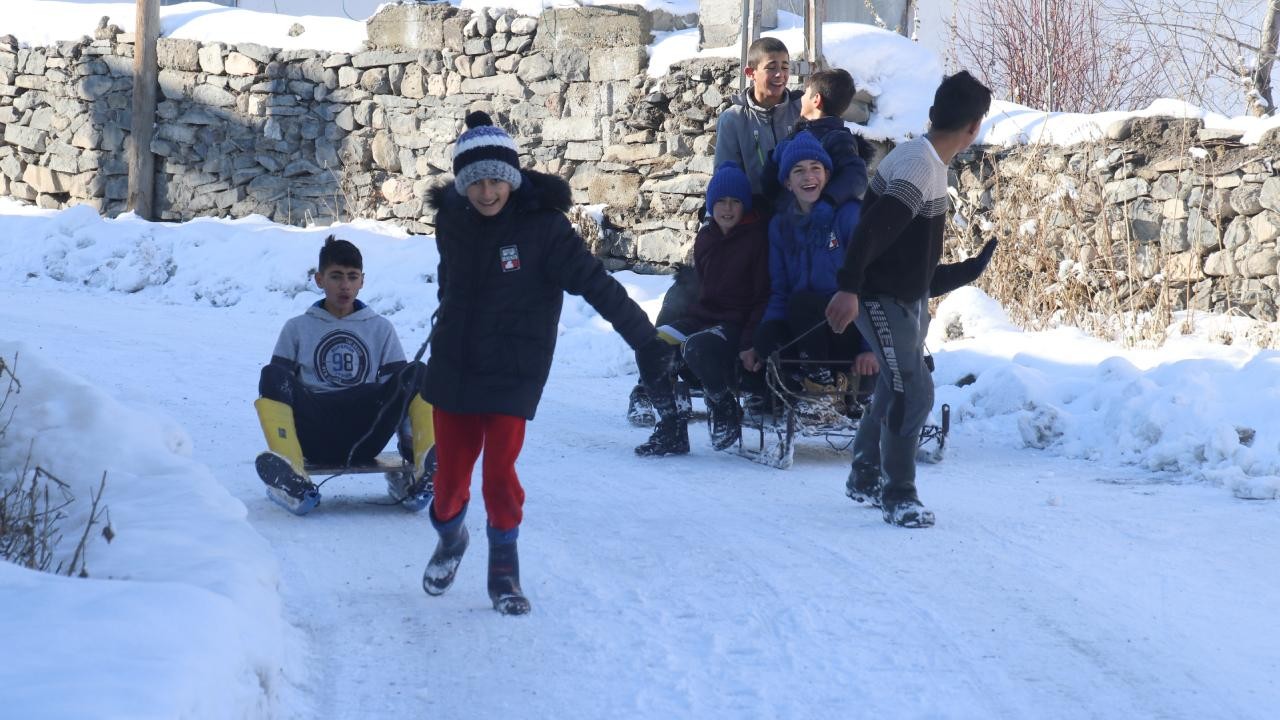 Ağrı'da eğitime kar engeli